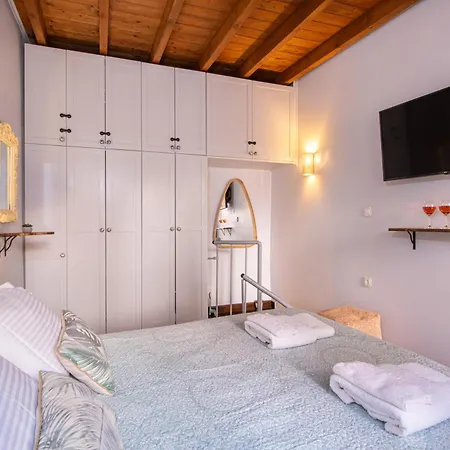 Дом отдыха Cozy Maisonette Hidden In Old Town Chania Marielpicorner *